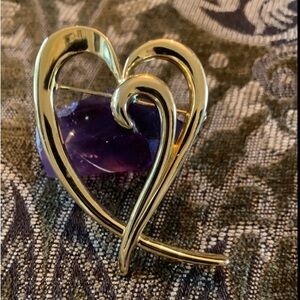 Gold Tone Heart Brooch Vintage ✨✨✨